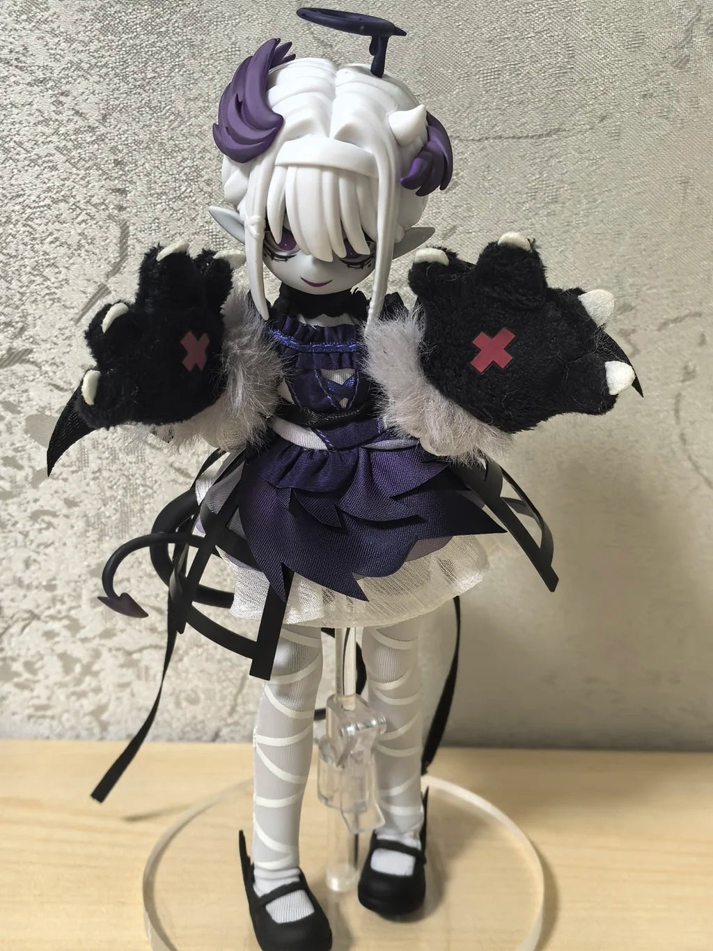 Feifei Devil Card: An articulated figure featuring a dual-sided angel/devil concept—a trendy, fully assembled purple-and-black Gothic little devil collectible.
