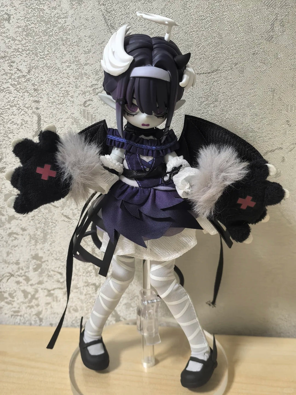 Feifei Devil Card: An articulated figure featuring a dual-sided angel/devil concept—a trendy, fully assembled purple-and-black Gothic little devil collectible.