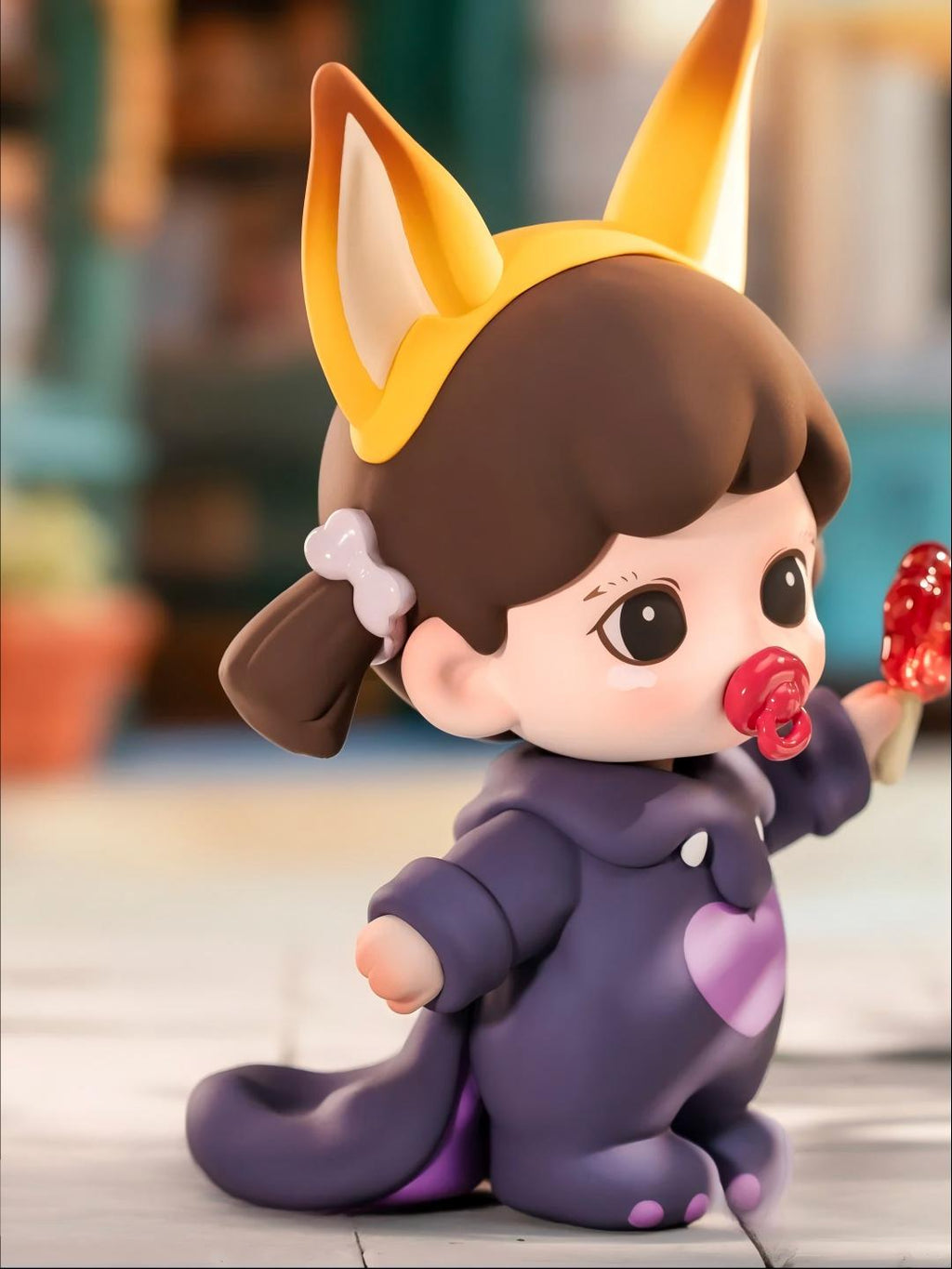 Zorra "Eating Paws" Trendy Art Toy – Fox Girl Vinyl Figure – Desktop Ornament / Collectible Gift