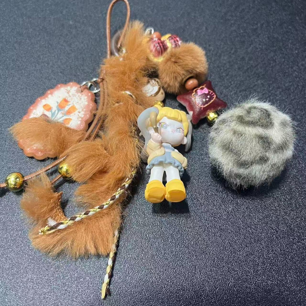 zoraa and dora pendant