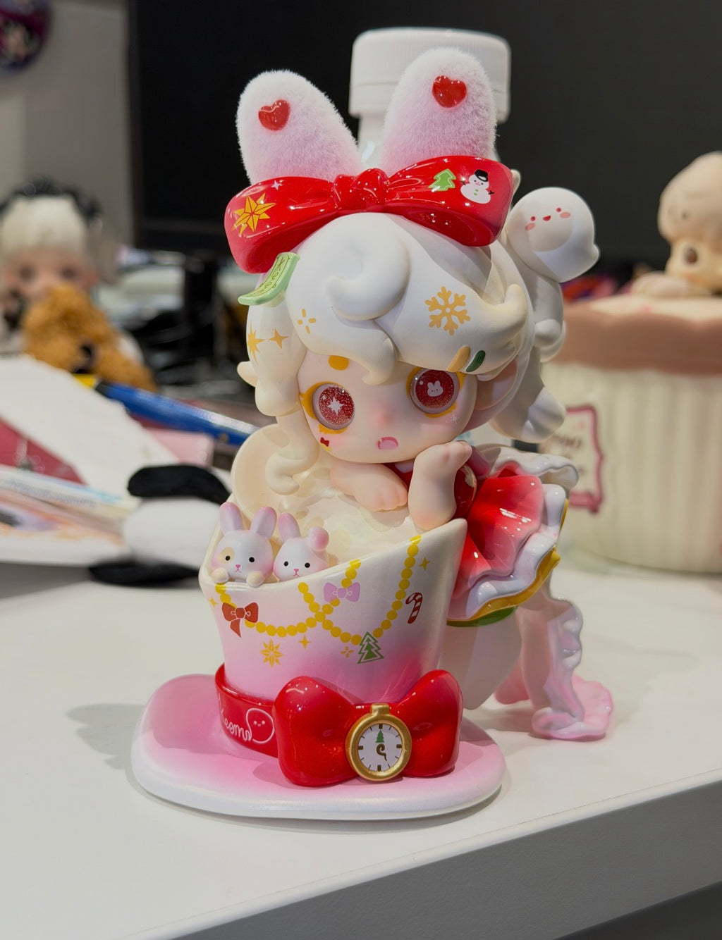 Keeno Rabbit Christmas Hang‑Card Collectible Figure, Limited Christmas Themed Carded Toy for Collection & Display