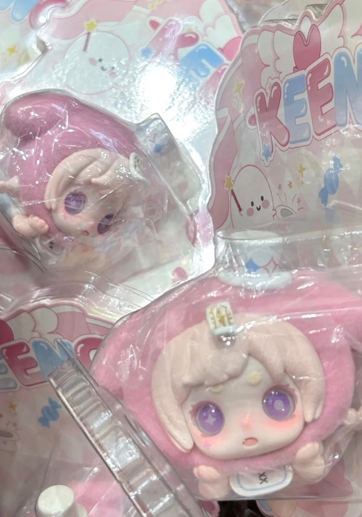 Keeno Lying‑Puppy Limited‑Edition Collectible Figure, Only 200 Units Worldwide, Cute Prone Puppy Design, for Collection & Display (Figure Only, Extra Accessories Not Included)