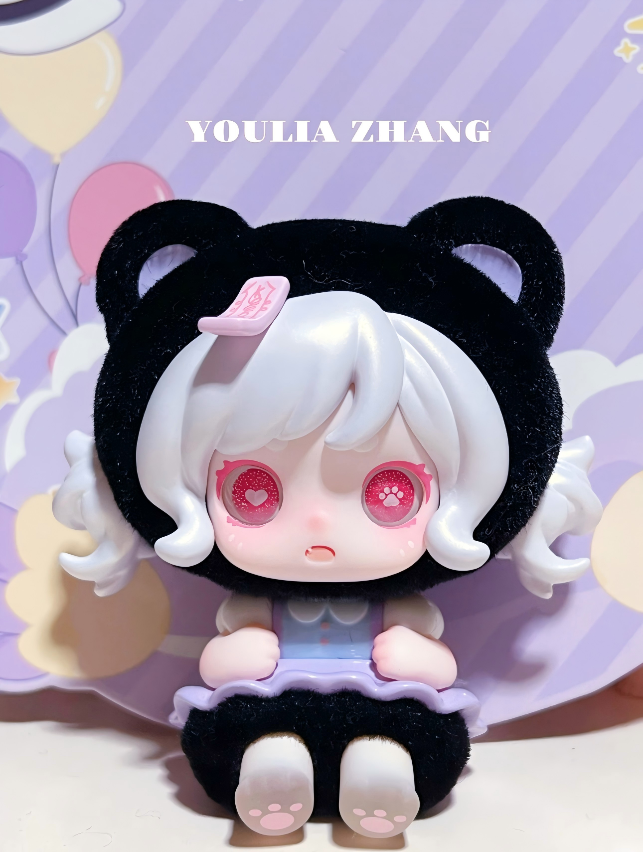 Keeno "Sitting Bear Flocked Edition" Hanging Card
