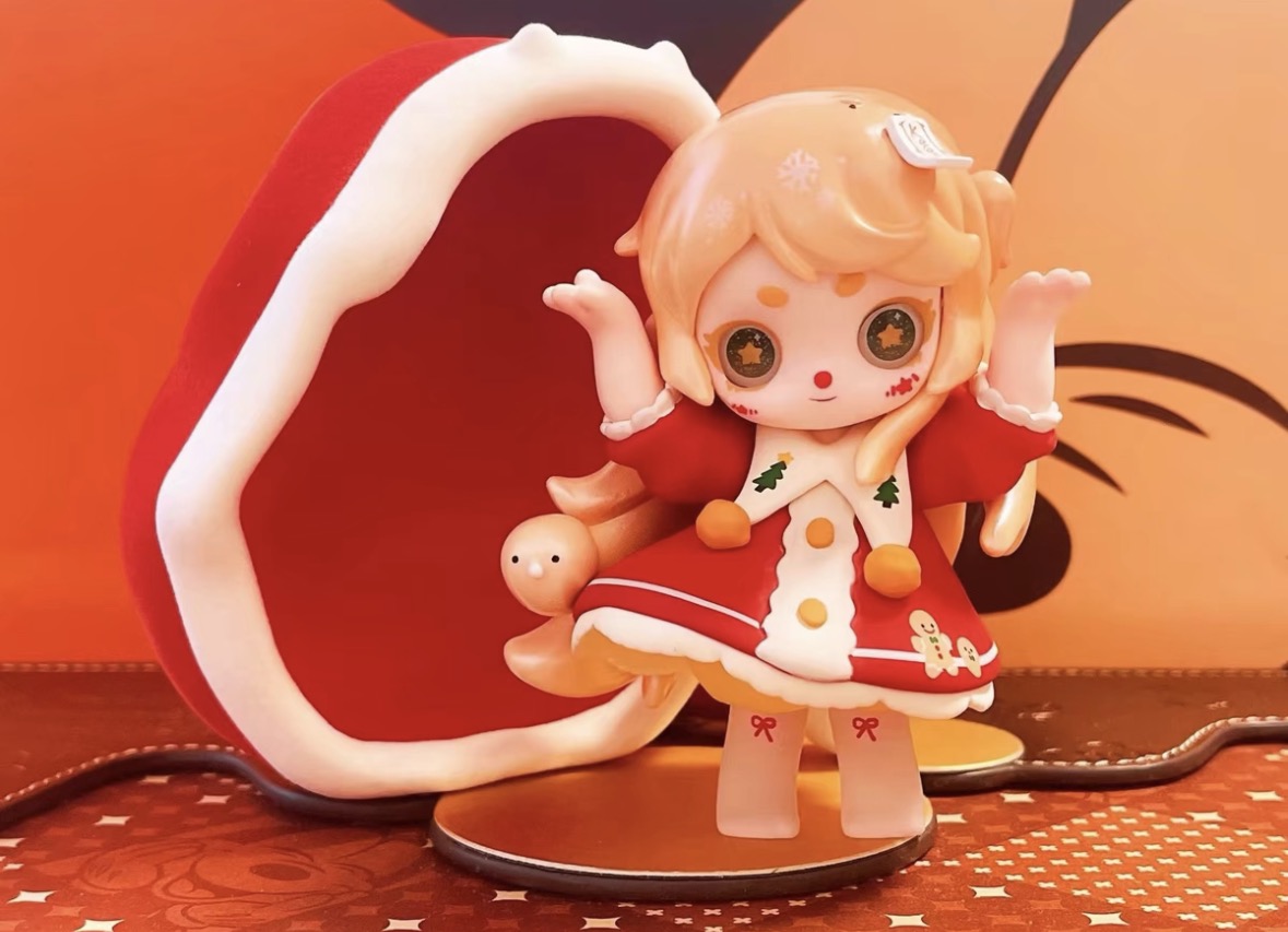 Keeno Sleepy Snowy Night Variant Hang‑Card Collectible Figure, Limited Variant Color Version, Hang‑Card Retail Packaging, for Collection & Display (Figure Only, Extra Accessories Not Included)