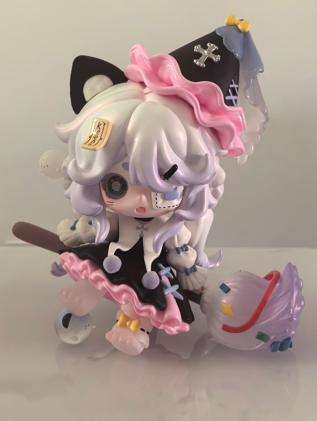 keeno "Bizarre Phantom Meow" Oversized Toy