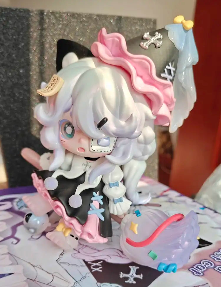 keeno "Bizarre Phantom Meow" Oversized Toy