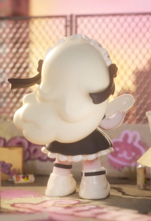 Lita Baseball Maid Series Art Figure — A model of a sweet-yet-cool girl holding a baseball bat.